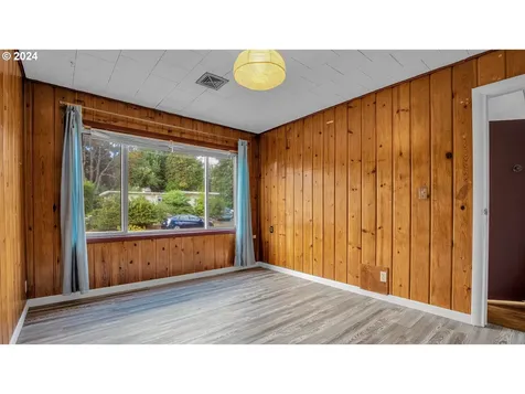 1822 Se 77th Avenue Portland OR 97215