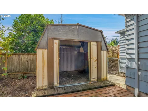 1822 Se 77th Avenue Portland OR 97215