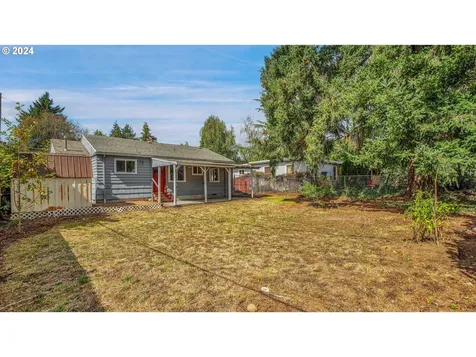 1822 Se 77th Avenue Portland OR 97215