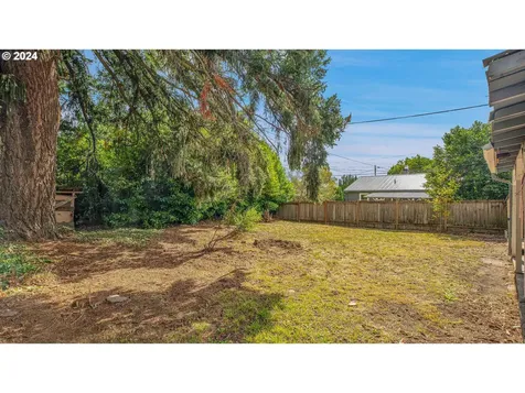 1822 Se 77th Avenue Portland OR 97215