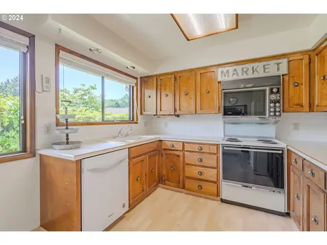 4711 Willamette Drive Vancouver WA 98661