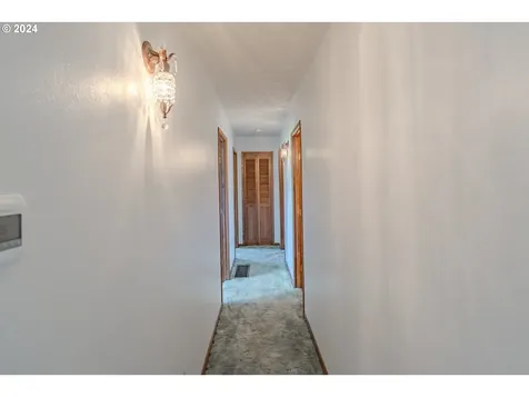 4711 Willamette Drive Vancouver WA 98661