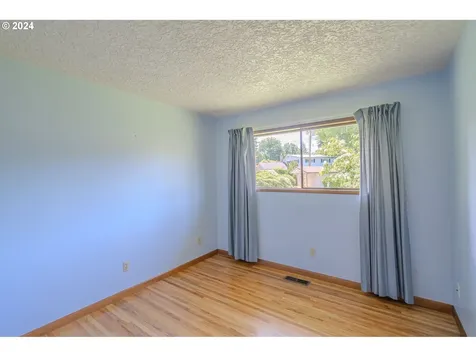 4711 Willamette Drive Vancouver WA 98661
