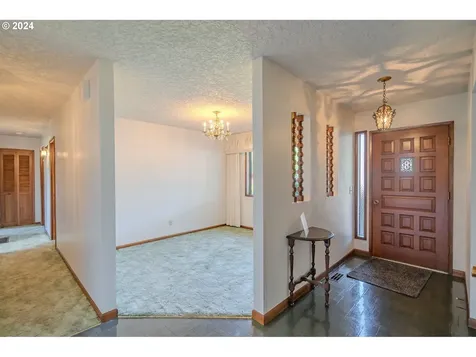 4711 Willamette Drive Vancouver WA 98661