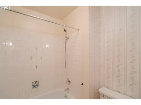 4711 Willamette Drive Vancouver WA 98661