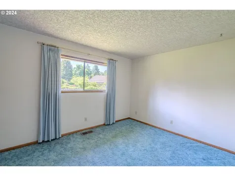 4711 Willamette Drive Vancouver WA 98661