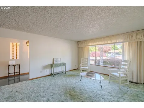 4711 Willamette Drive Vancouver WA 98661