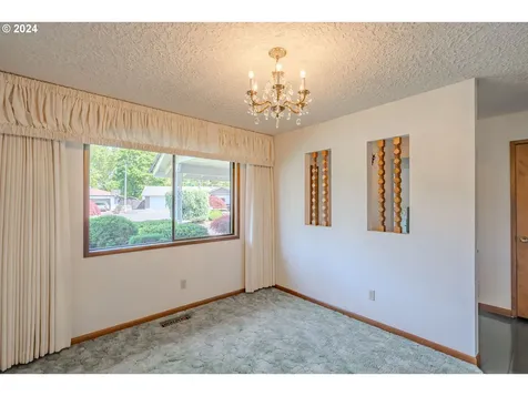 4711 Willamette Drive Vancouver WA 98661