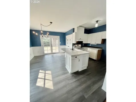 669 Sw Robb Street Dallas OR 97338