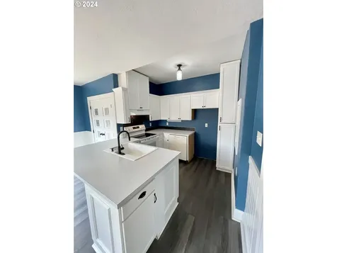 669 Sw Robb Street Dallas OR 97338