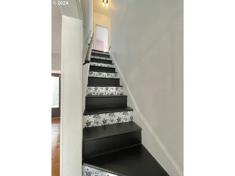 669 Sw Robb Street Dallas OR 97338