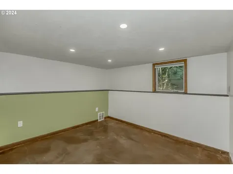 7418 SE Insley Street Portland OR 97206