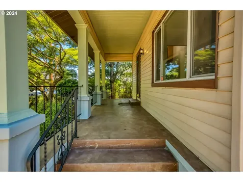 7418 SE Insley Street Portland OR 97206