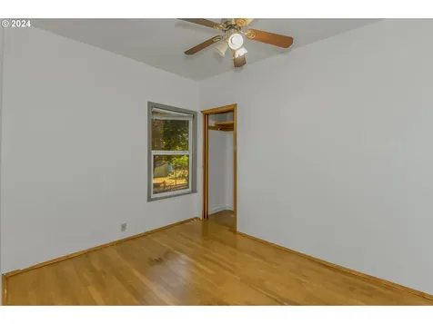 7418 SE Insley Street Portland OR 97206
