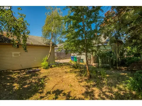 7418 SE Insley Street Portland OR 97206
