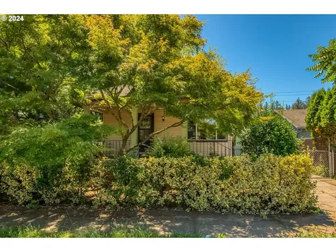 7418 SE Insley Street Portland OR 97206