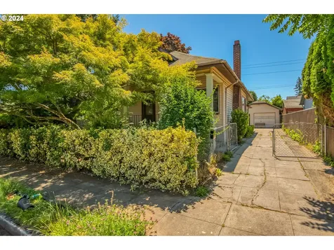 7418 SE Insley Street Portland OR 97206