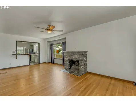 7418 SE Insley Street Portland OR 97206