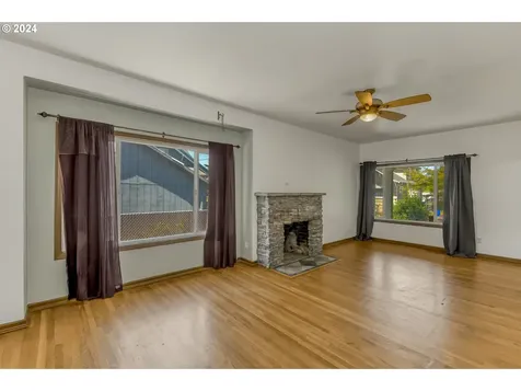 7418 SE Insley Street Portland OR 97206