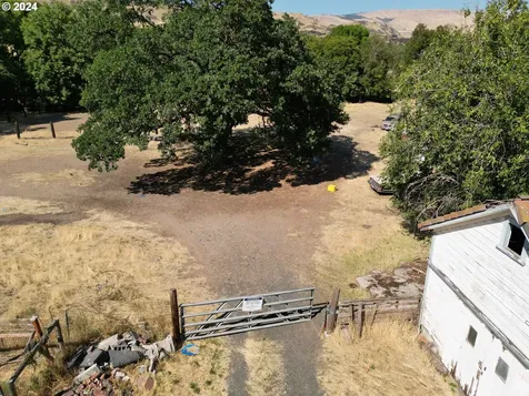 W Irvine Street The Dalles OR 97058