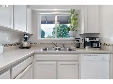 1006 Lindsay Lane Lebanon OR 97355