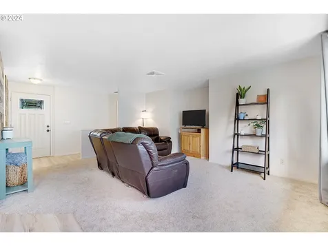 1006 Lindsay Lane Lebanon OR 97355