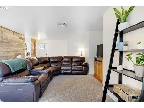 1006 Lindsay Lane Lebanon OR 97355