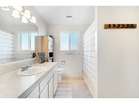 1006 Lindsay Lane Lebanon OR 97355