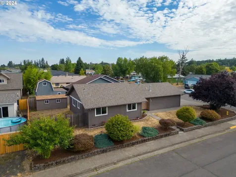 1006 Lindsay Lane Lebanon OR 97355