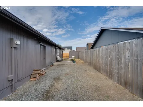 1006 Lindsay Lane Lebanon OR 97355