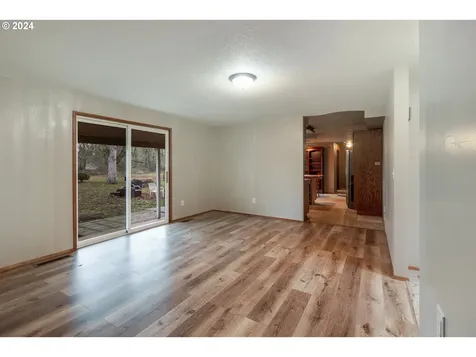 83766 Cloverdale Road Creswell OR 97426