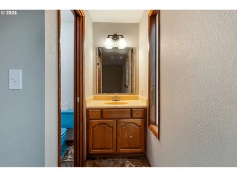83766 Cloverdale Road Creswell OR 97426