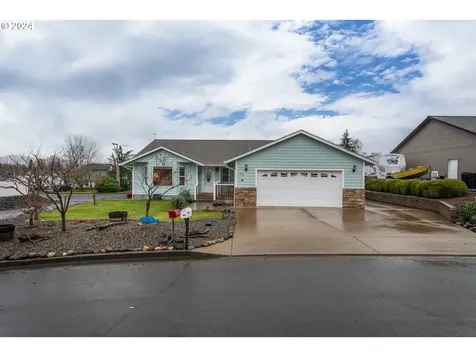 275 Summerwood Street Roseburg OR 97471