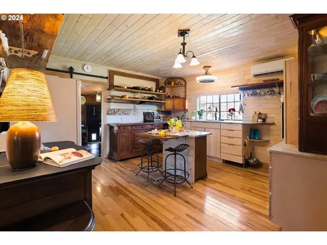 31753 Lynx Hollow Road Creswell OR 97426