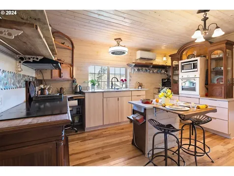 31753 Lynx Hollow Road Creswell OR 97426