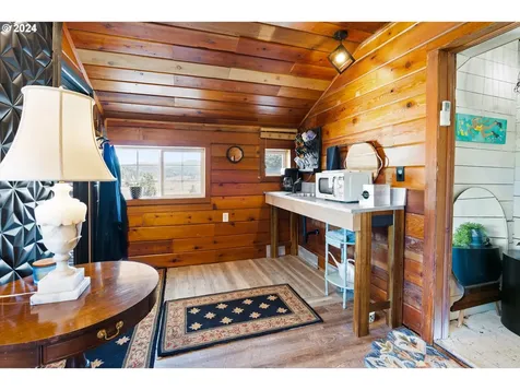 31753 Lynx Hollow Road Creswell OR 97426