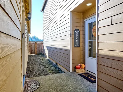 878 S View Drive Molalla OR 97038