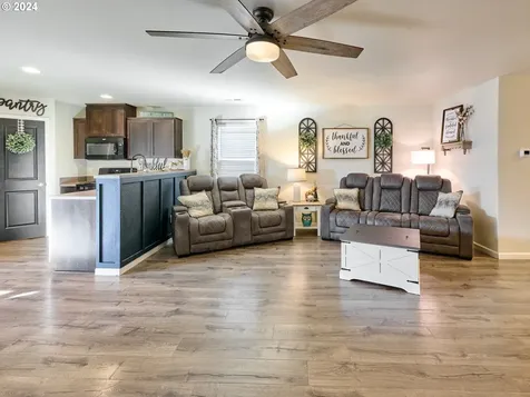 878 S View Drive Molalla OR 97038