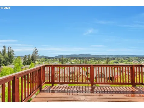 14546 Se Lyon Court Happy Valley OR 97086