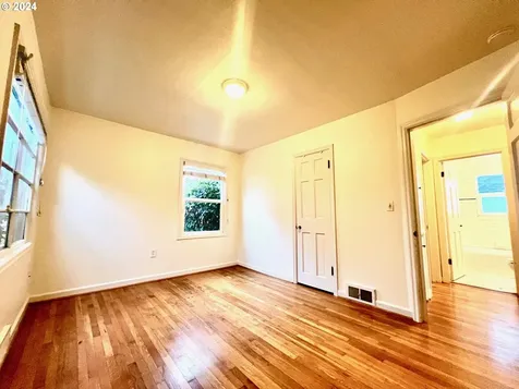 5375 SE 51st Avenue Portland OR 97206