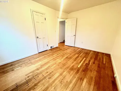 5375 SE 51st Avenue Portland OR 97206
