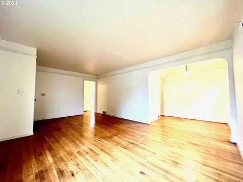 5375 SE 51st Avenue Portland OR 97206