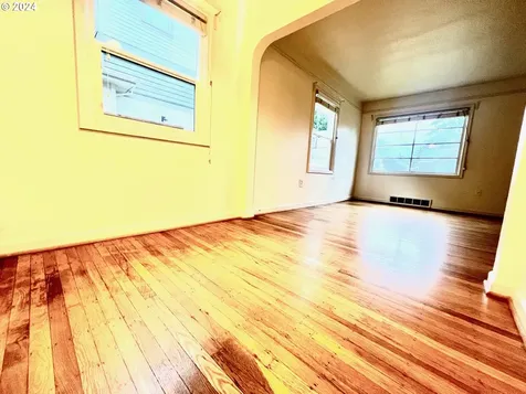 5375 SE 51st Avenue Portland OR 97206