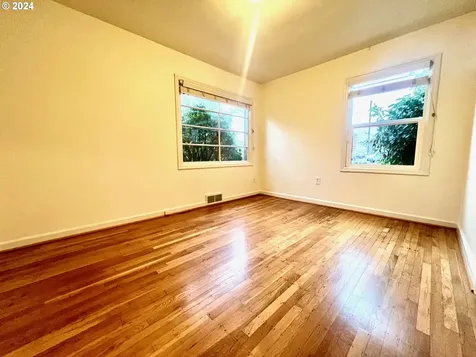 5375 SE 51st Avenue Portland OR 97206
