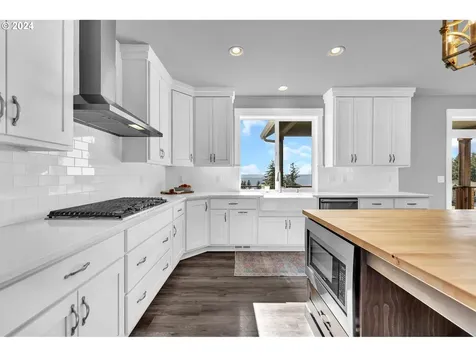 160 Discovery Drive Kalama WA 98625
