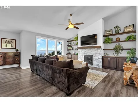 160 Discovery Drive Kalama WA 98625