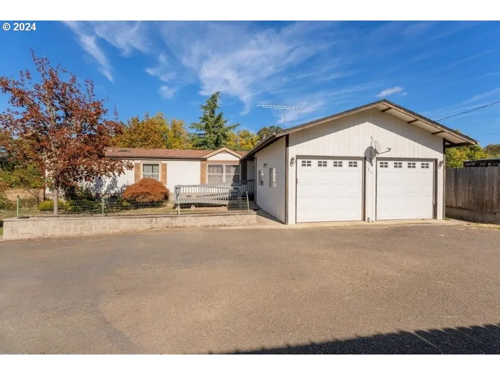 217 NE Peggy Avenue Roseburg OR 97470