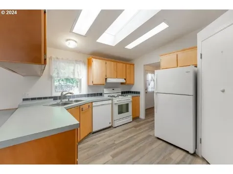 217 NE Peggy Avenue Roseburg OR 97470