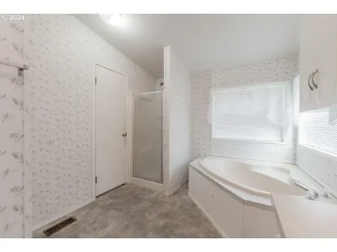 217 NE Peggy Avenue Roseburg OR 97470