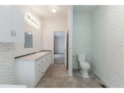 217 NE Peggy Avenue Roseburg OR 97470